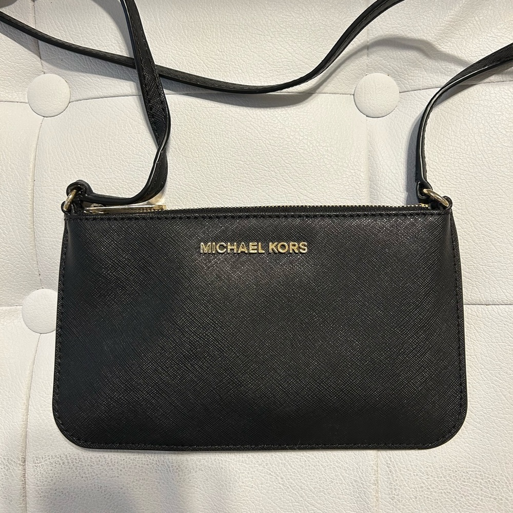 Michael Kors crossover wallet